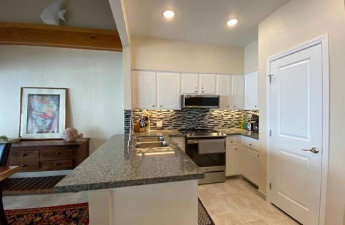 South Padre Island House | 114 Bayfront La Solana Boat Slip, Sunset Views, Walk to Beach + SpaceX Launches