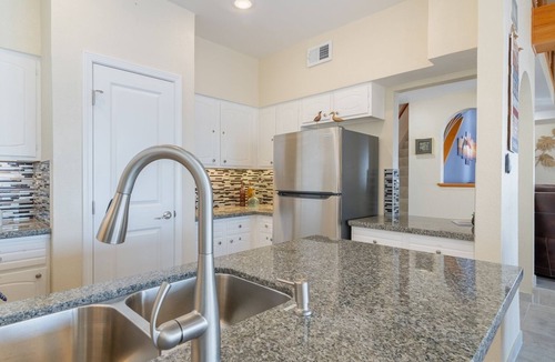 South Padre Island House | 114 Bayfront La Solana Boat Slip, Sunset Views, Walk to Beach + SpaceX Launches