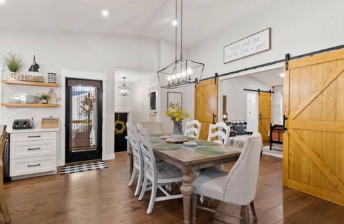 Monument Cottage | 123 Washington · Charming Modern Farmhouse Style Home in Downtown Monument