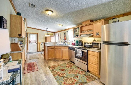 Silver Springs House | 13 Mi to Silver Springs: Pet Friendly Getaway!
