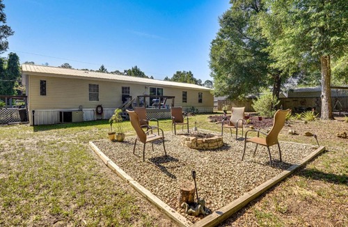 Silver Springs House | 13 Mi to Silver Springs: Pet Friendly Getaway!