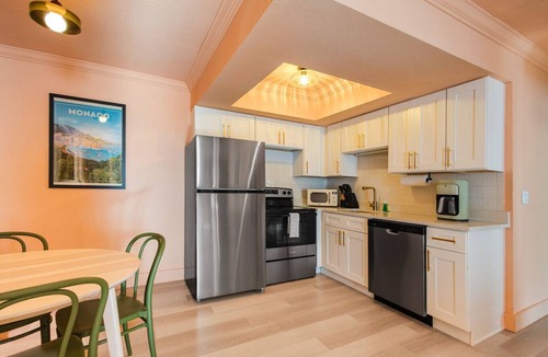 Bay Esplanade Apartment | 131 · ☀Pool✔ Kitchen✔ Beach✔ Self Checkin✔ Free Parking✔