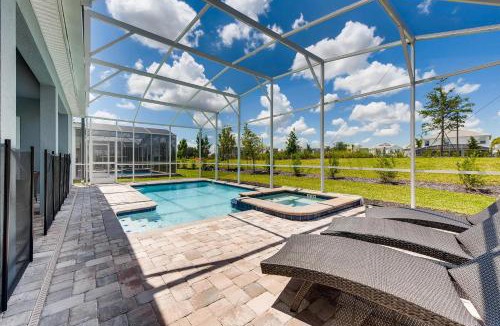 Davenport House | 1596 MC - Enchanted 6BR Villa: Pool Magic for 14