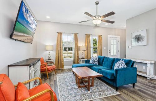 East Hill House | 1621 E Cervantes St