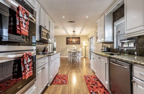 Buena Ventura Lakes House | 17 mins to Theme Parks, Your All in One Stay with Heated Pool