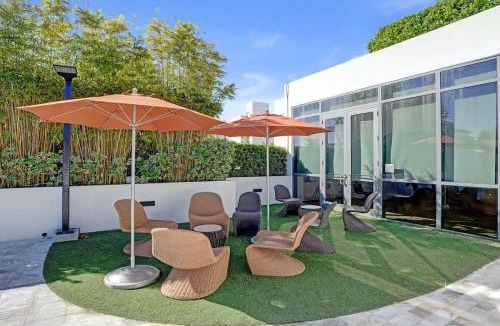 West Avenue House | 17WEST Spacious 3BR Apartment with Balcony -516