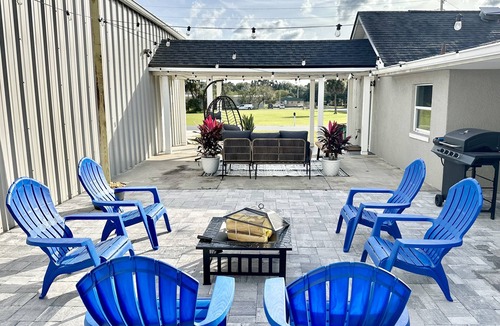Mount Dora Cottage | “1933” Sleeps 6, King Beds, Spacious, 5 min walk to downtown Mt. Dora