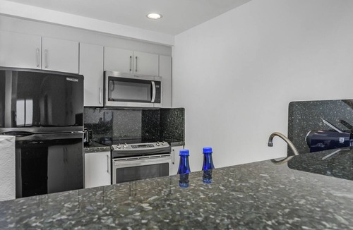 Central Beach Hotel | 1BR Oceanfront Suite 2 Queens near Birch Park, Pool, Spa, Dining