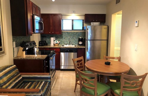 Pompano Beach Condo | 1BR Pool-View Condo near the Beach w/Resort Pools