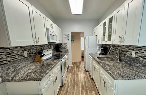 Hollywood South Central Beach Cottage | 2/2 Beach View Cottage for 4-Community Heated Pool