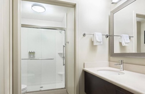 Seybold House | 2 Attractive Units w/Kitchen Near Magic City Casino, Pet Friendly, Shuttle, Pool