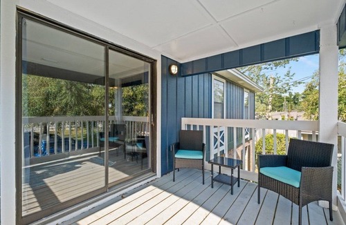 Northeast Pensacola Condo | 2 bed 2 bath Condo * King Bed * 1k Square Feet!