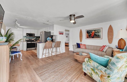Cortez House | 2 Bed with Beach Supplies, Trailer Space, Walk to Beach, Near IMG Academy