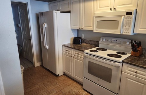 Panama City Beach Resort | 2 bedroom 2 bathroom Condo Emerald beach 2430 Free" 2 Beach chairs & 1 umbrella!