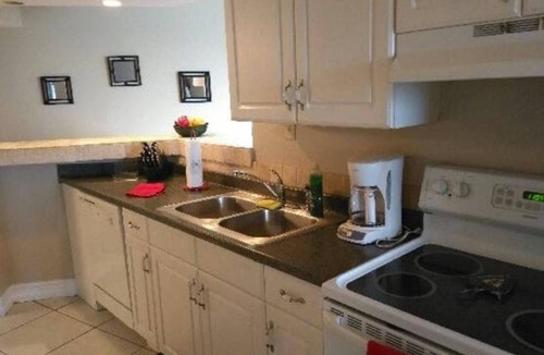 Inverrary Condo | 2 bedroom/2 bathroom penthouse apartment