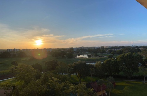 Inverrary Condo | 2 bedroom/2 bathroom penthouse apartment
