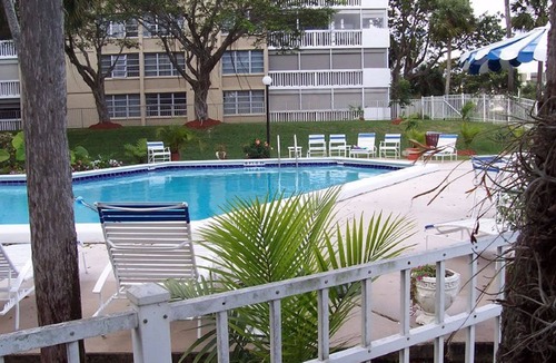 Inverrary Condo | 2 bedroom/2 bathroom penthouse apartment