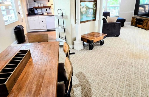 Hernando House | 2 Bedroom 2 Bath Quarry Lake Getaway