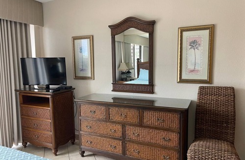 South Padre Island Resort | 2 Bedroom 2 Bathroom Condo #305 - Beachfront Property – Perfect for Families