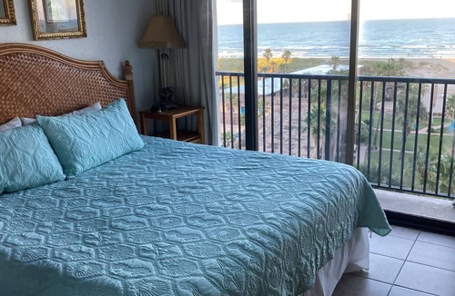 South Padre Island Resort | 2 Bedroom 2 Bathroom Condo #703 - Beachfront Property – Perfect for Families