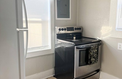 Southbank Apartment | 2-bedroom apartment in perfect Jacksonville with cool AC