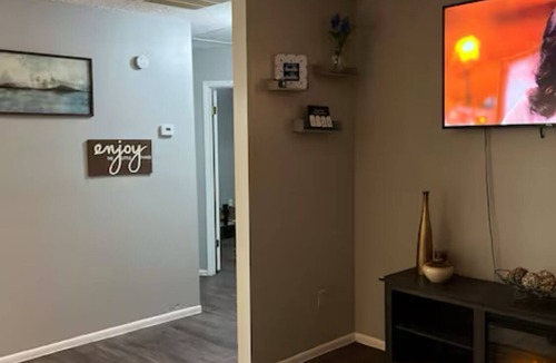 Sun Bay South Apartment | 2-bedroom apartment in fabulous Tampa with WiFi, AC full kitchen