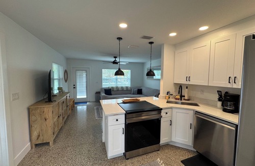 Sunset Beach House | 2 Bedroom Bungalow just steps from Sunset Beach in Treasure Island