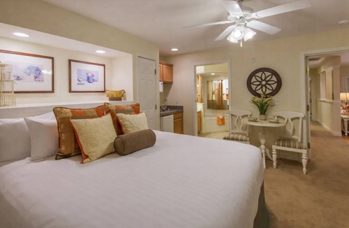 Branson Resort | 2 bedroom condo w/covered deck on Golf Club complex near gorgeous Branson Mo.