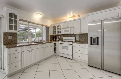 Miramar House | 2 Bedroom Gem Close to Beach