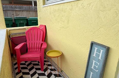 Parsuns To Cocoa Beach House | 2 bedroom Tropical Beach Getaway A