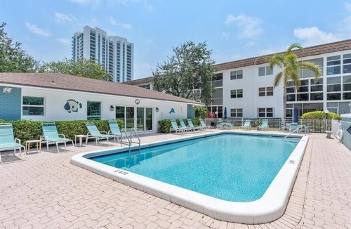 Bel Air Condo | 2 Bedroom Condo just steps from the beach