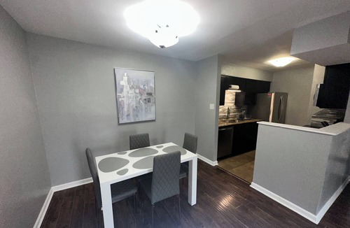 Midland Apartment | 🏡 2 bedrooms, 1 bathroom 🛁 cozy, modern apartment. With sofa bed 🛋️