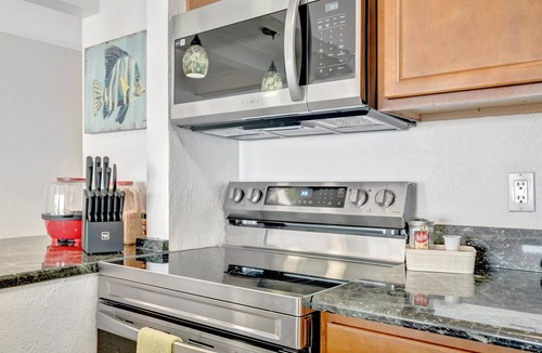 Rocky Point Condo | 2 Beds Waterfront Condo & Balcony | Heated Pool!