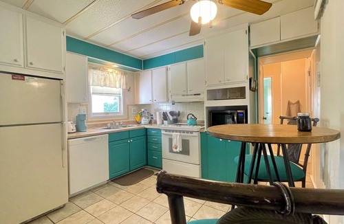 The Villages House | 2 BR, 2 B Home.w/Golf Cart Located in The Villages.1 Mile from Spanish Springs