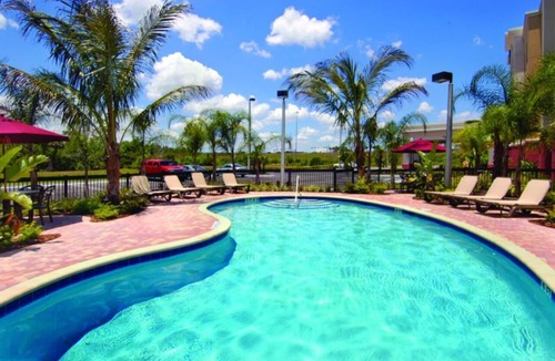 Wesley Chapel Hotel | 2 Comfortable Rooms Near Tampa Attractions, Trails, Shopping & Restaurants