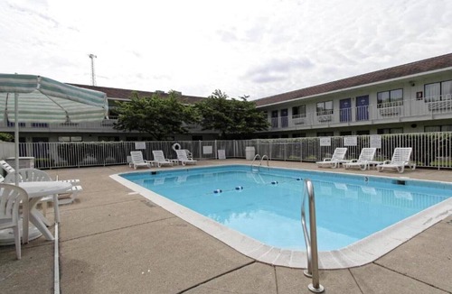 Amherst Apartment | 2 Full Beds|Non-Smoking,Micfridge