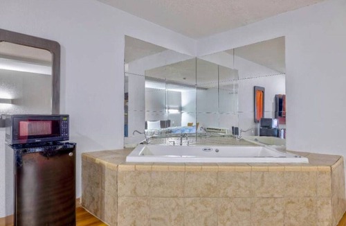 Little Rock Apartment | 2 Full Beds|Smoking,Kitchen