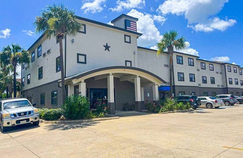 Beaumont Apartment | 2 Full Beds with Kitchenette Non - Smoking