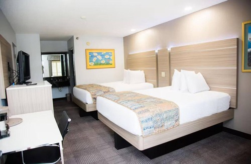Mary Esther Hotel | 2 Group Friendly Rooms w/Free Parking | near Wild Willy's Adventure Zone