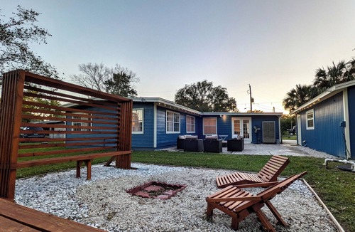 Arlington House | 2 homes for 1 - Arcade, Firepit, Patio - Main house & Lrg guest house included!