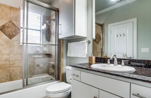 Oak Lawn House | 2 Huge Townhouses in Oak Lawn│PERFECT for groups