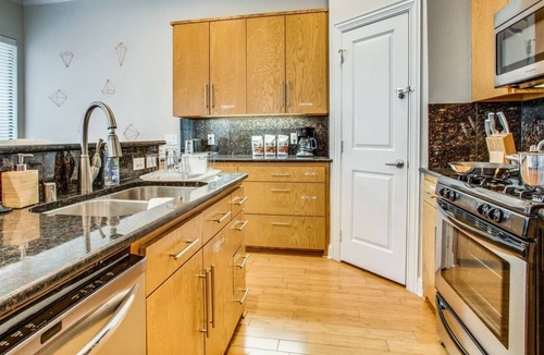 Oak Lawn House | 2 Huge Townhouses in Oak Lawn│PERFECT for groups