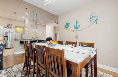 Navarre Cottage | 2 Mi to Beach! Group-friendly Navarre Getaway