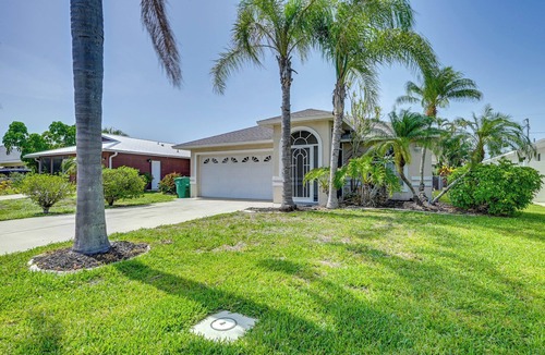 Naples Park Cottage | 2 Mi to Beach: Naples Home w/Pool!