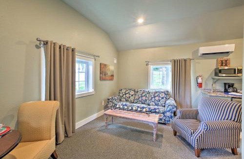 Downtown Branson House | 2 Mi to Branson Strip: Cozy Cottage w/Fire Pit!