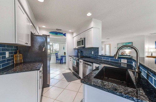 Englewood Cottage | 2 Mi to Englewood Beach! Home w/Private Dock