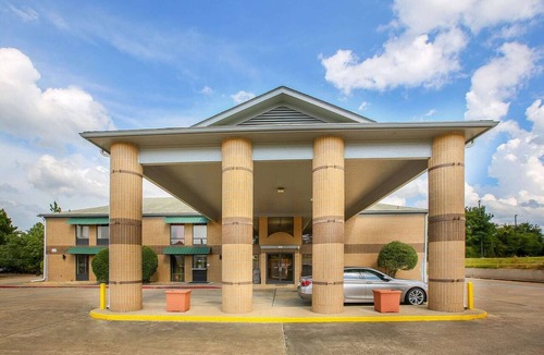 Texarkana Apartment | 2 Queen bed Walkin|Texarkana