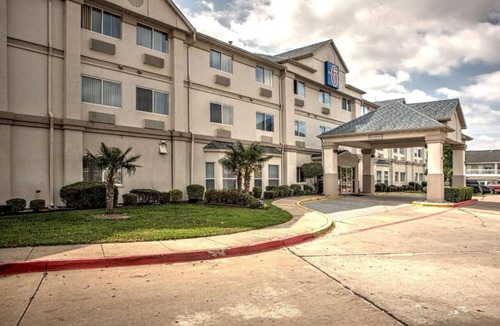 Dallas Apartment | 2 Queen Beds|Suite,Smk,Sofa-Bed