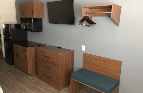 Arena District Hotel | 2 Spacious Studios Perfect for Families or Groups: Near San Antonio Prime Spots
