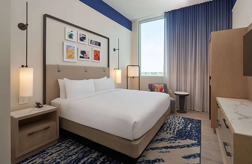 Ojus Hotel | 2 Units | Rooftop Pool | Pets Allowed | Near Aventura Mall & Beach
